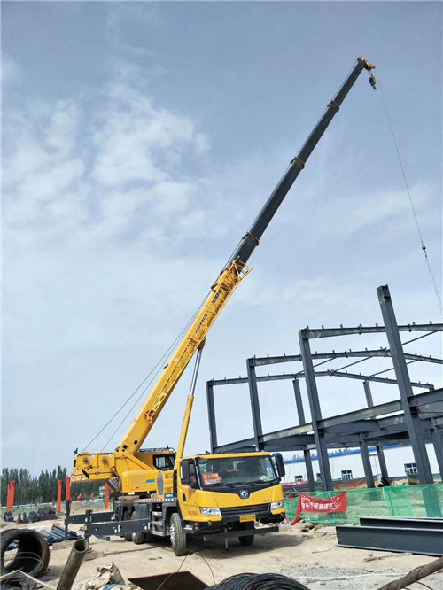 介休市超高层建筑钢结构吊装案例
